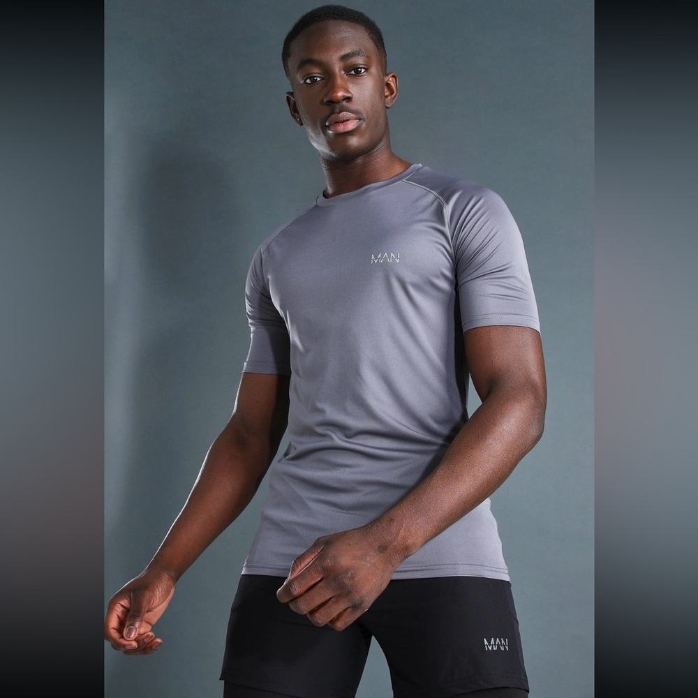 MAN Active Raglan T-Shirt - Charcoal - XL - NEW